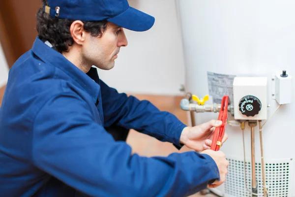 Water Heater Safety Checks You Need in Oran