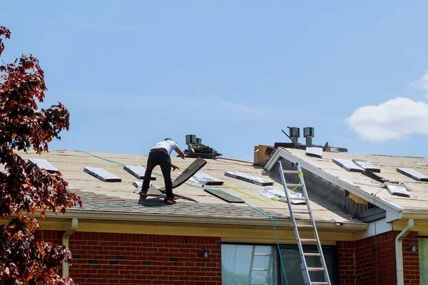 Get Your Roof Replaced in Tampa with Ease