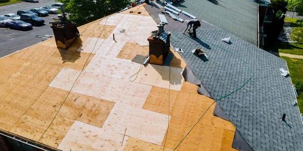 When to Consider Roof Replacement in Platte Woods