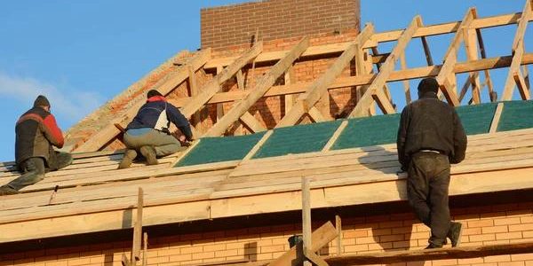 Comparing Roofing Materials for Tigard Replacement Projects