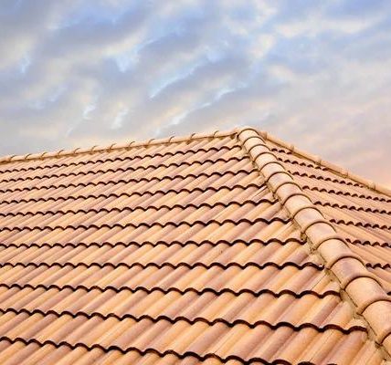 Factors to Consider When Hiring a Roofing Replacement Contractor